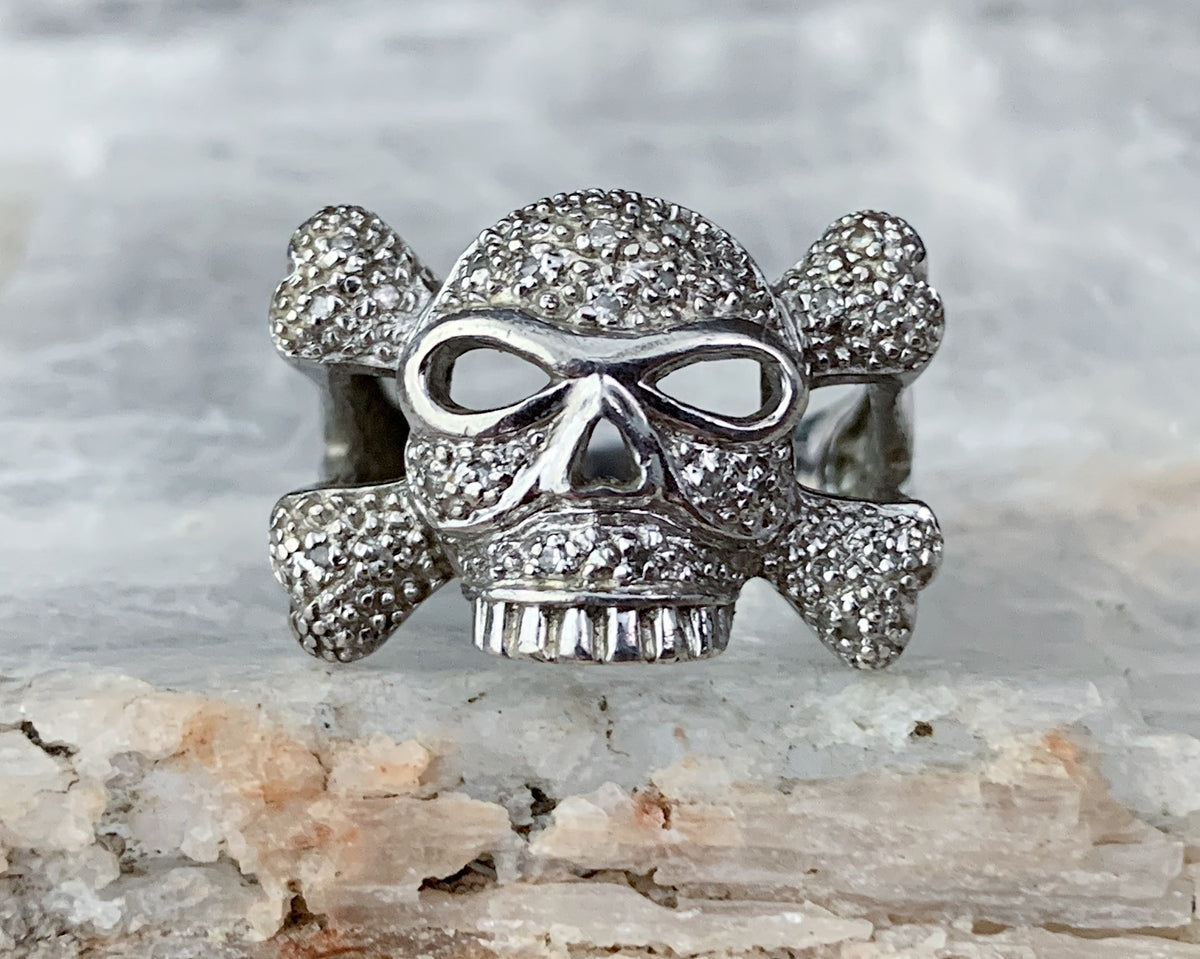 Skull and store crossbones ring